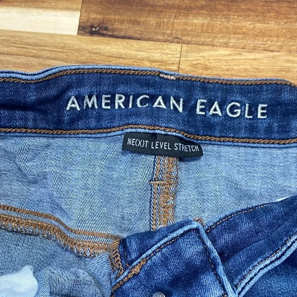 American Eagle MIDI Distressed Denim Shorts Women’s Size 14 - Picture 6 of 8